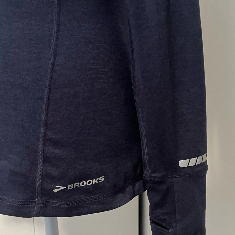 Brooks equilibrium, technology, long sleeve, putted, shirt